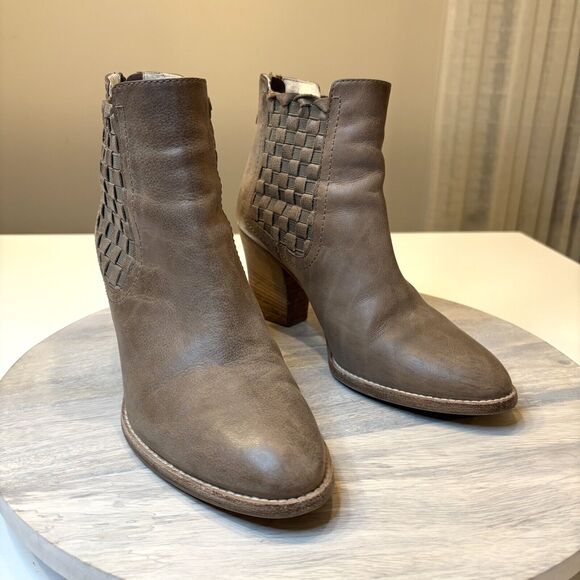 Aquatalia Frannie Women's Tan‎ Leather Heeled Boots Booties US Size 9 Italy - Picture 1 of 10